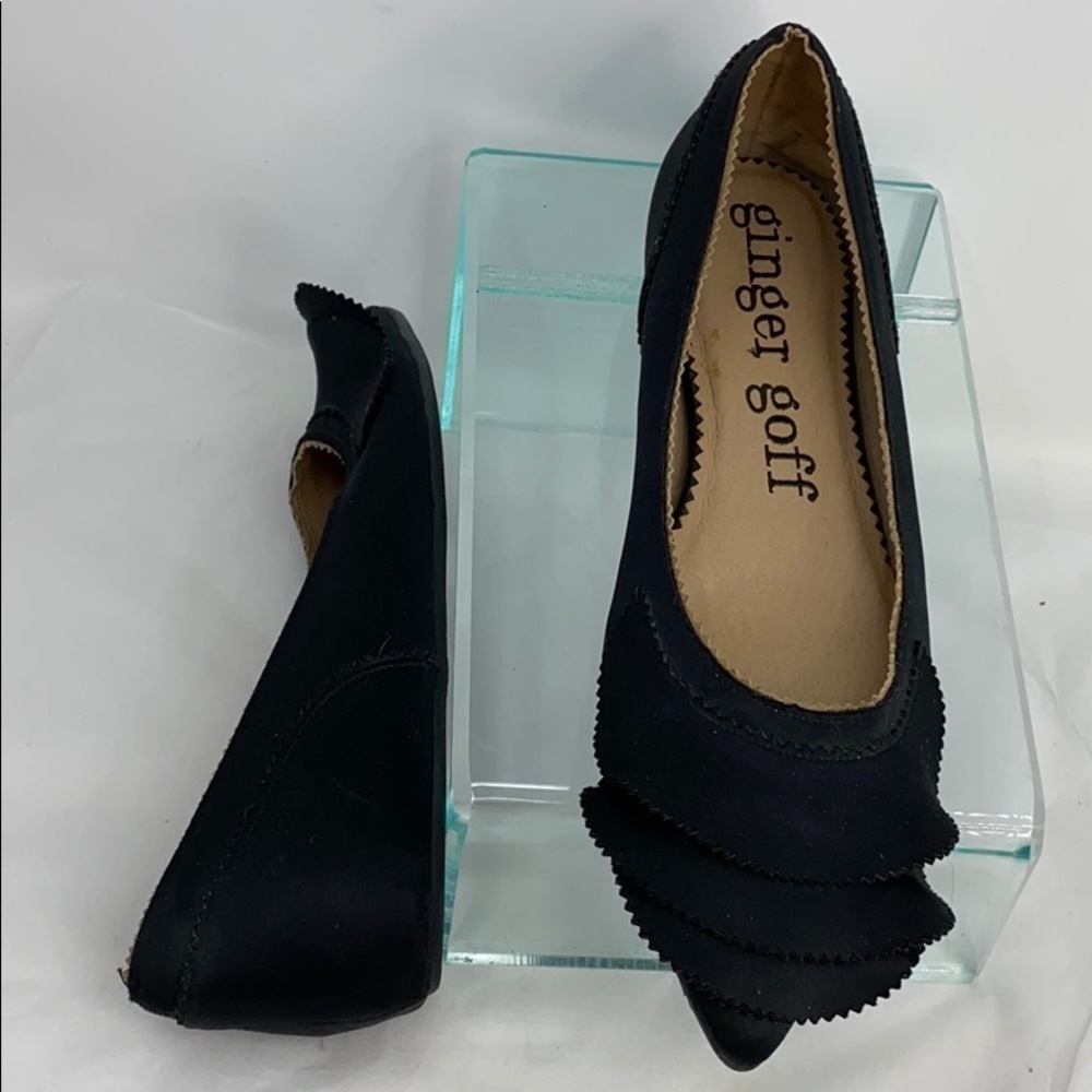 Ginger Goff Sz 9 Black Satin Pointed Toe Flats - Picture 3 of 9